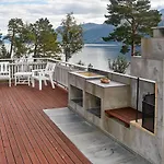 度假居 8 Person In Eidsvag-by Traum