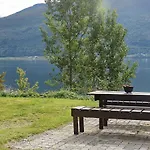 8 Person In Eidsvag-by Traum * Mittet