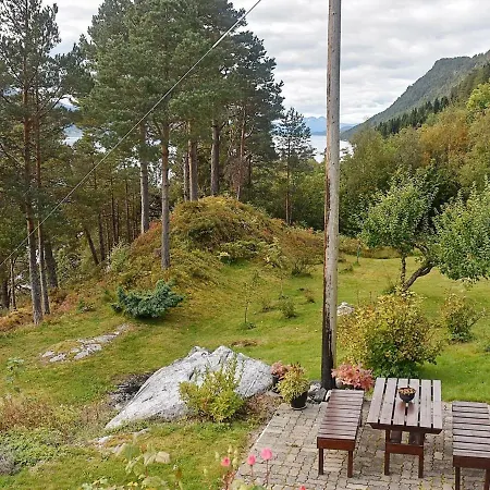 8 Person In Eidsvag-by Traum Vakantiehuis
