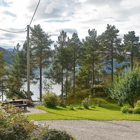 8 Person In Eidsvag-by Traum Mittet