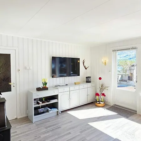 Vakantiehuis 8 Person In Eidsvag-by Traum *