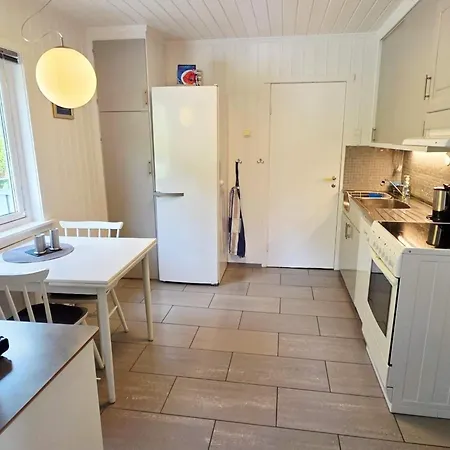 8 Person In Eidsvag-by Traum Mittet