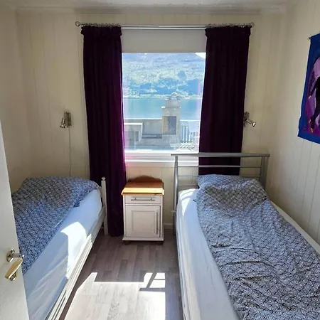 Vakantiehuis 8 Person In Eidsvag-by Traum