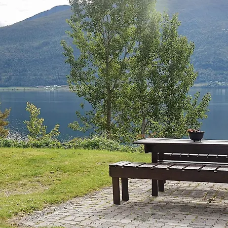 Vakantiehuis 8 Person In Eidsvag-by Traum