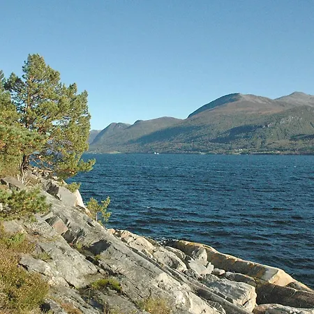 8 Person In Eidsvag-by Traum