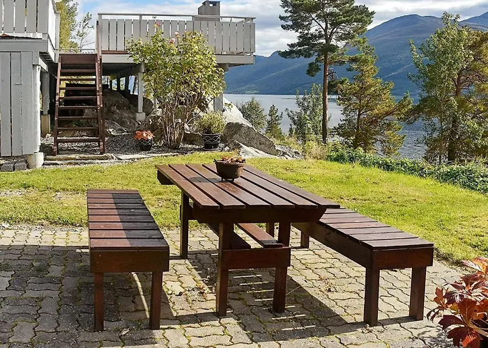 Сasa de vacaciones 8 Person In Eidsvag-by Traum