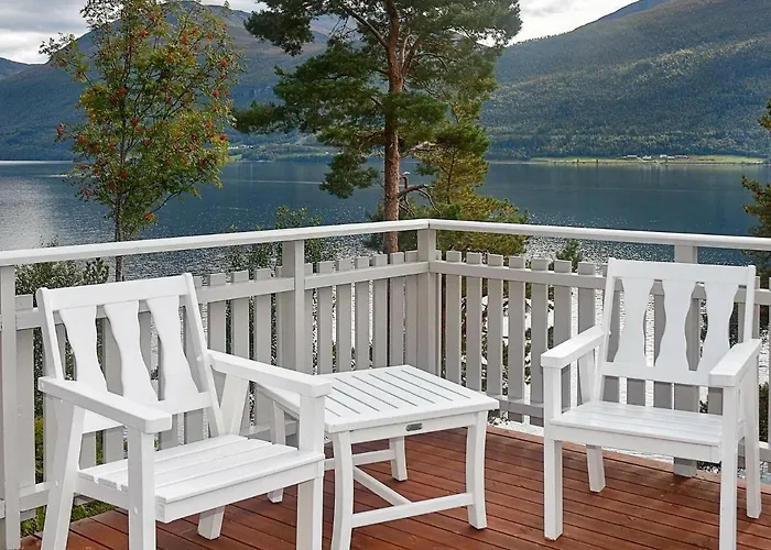 Сasa de vacaciones 8 Person In Eidsvag-by Traum