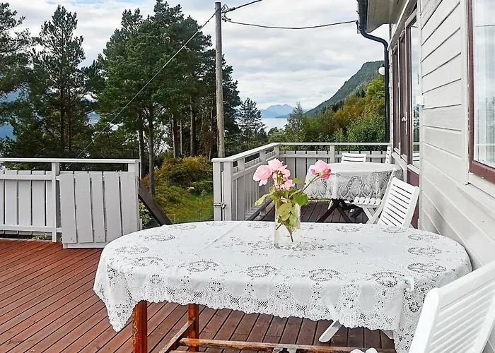 Сasa de vacaciones 8 Person In Eidsvag-by Traum
