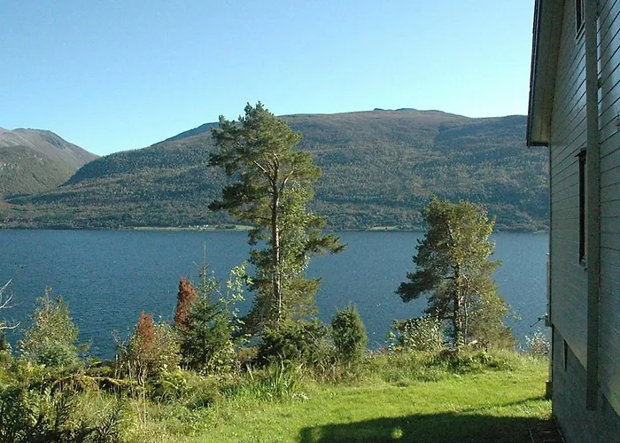 Сasa de vacaciones 8 Person In Eidsvag-by Traum