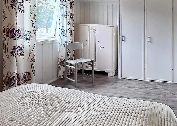 8 Person In Eidsvag-by Traum Сasa de vacaciones Mittet