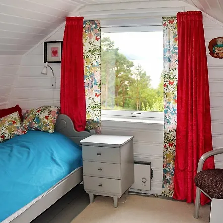 8 Person In Eidsvag-by Traum Ferienhaus Mittet