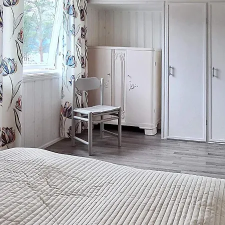 8 Person In Eidsvag-by Traum Ferienhaus Mittet