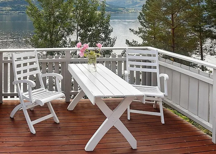 8 Person In Eidsvag-by Traum * Mittet